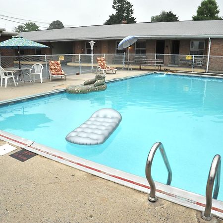 Dutch Motel By Oyo Near Hershey Park ปาร์มไมรา ภายนอก รูปภาพ