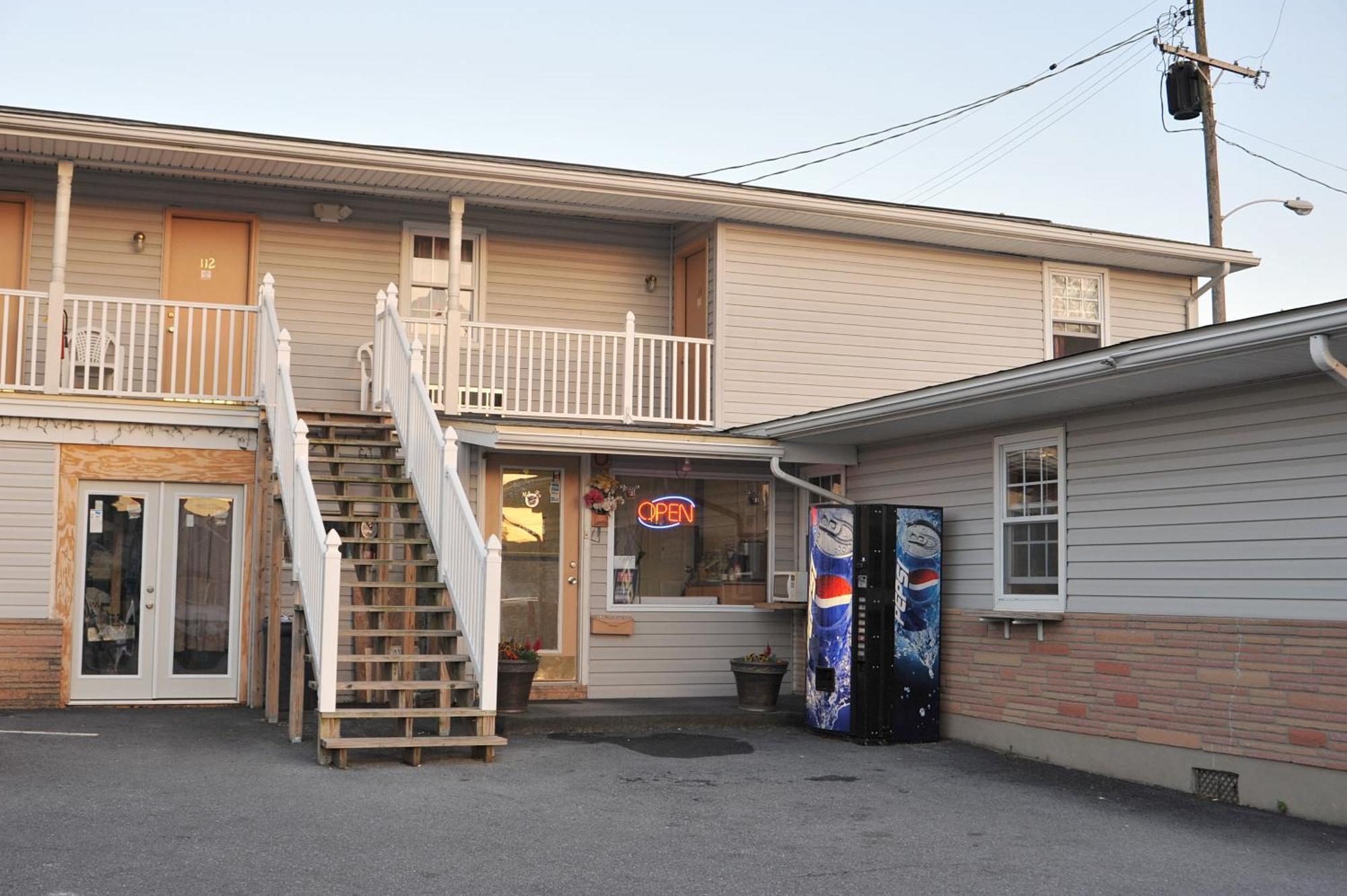 Dutch Motel By Oyo Near Hershey Park ปาร์มไมรา ภายนอก รูปภาพ