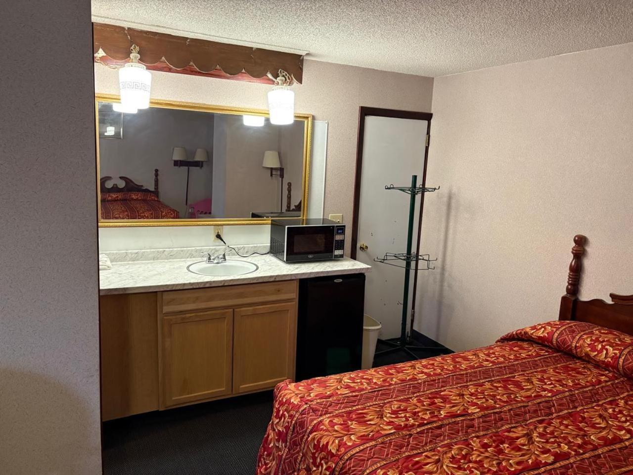 Dutch Motel By Oyo Near Hershey Park ปาร์มไมรา ภายนอก รูปภาพ