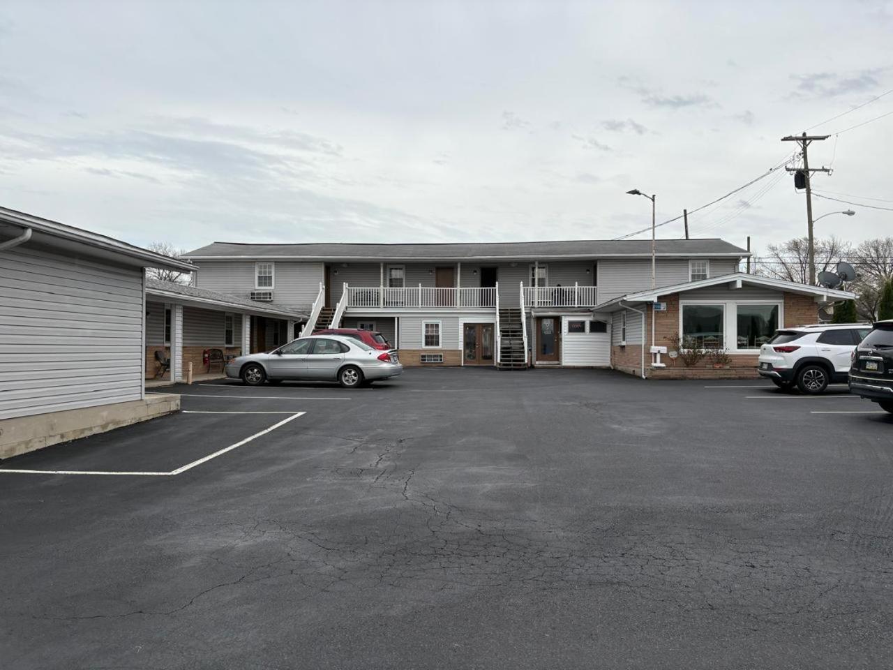 Dutch Motel By Oyo Near Hershey Park ปาร์มไมรา ภายนอก รูปภาพ